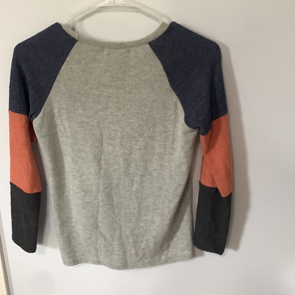 Girls Top - Picture 3 of 3